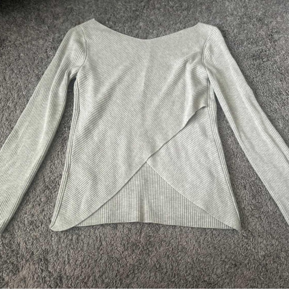 Babaton Light Gray Ribbed Blouse